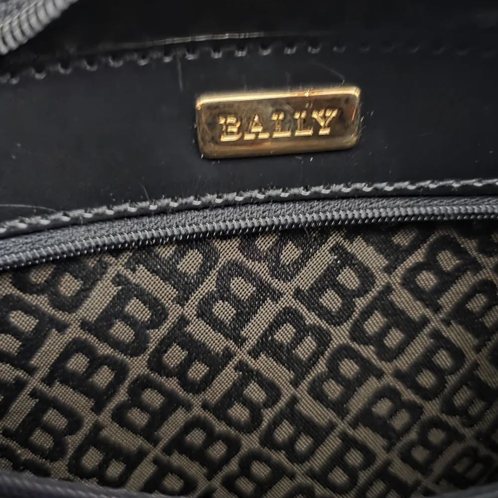 Vintage Bally Black Leather Shoulder Bag  Gold BB Logo |Authentic w/ COA - Picture 2 of 15